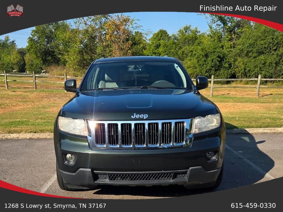 Used 2011 Jeep Grand Cherokee Laredo RWD image 2