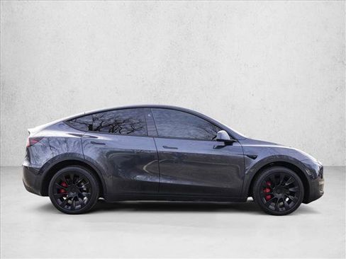 Used 2024 Tesla Model Y Long Range image 4