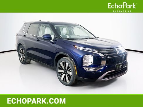 Used 2025 Mitsubishi Outlander SE AWD/4WD image 1