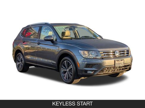 Used 2018 Volkswagen Tiguan SEL image 2