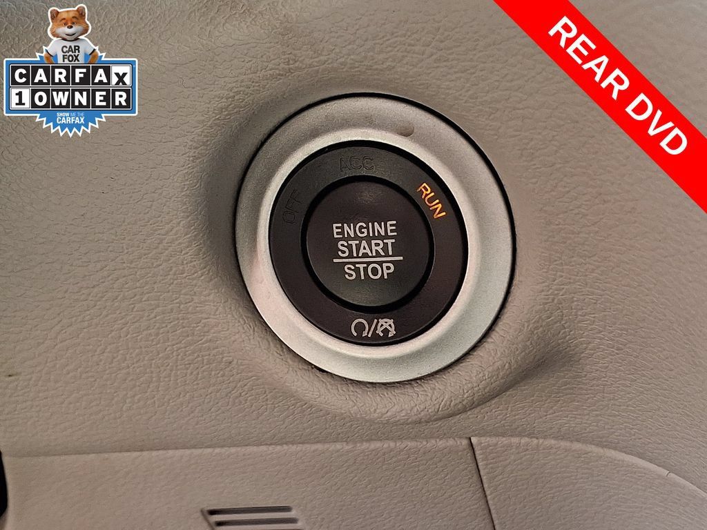 Used 2018 Chrysler Pacifica Touring-L FWD image 25