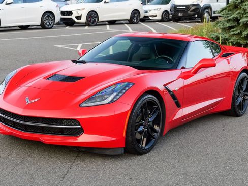 Used 2016 Chevrolet Corvette Stingray Coupe RWD image 3