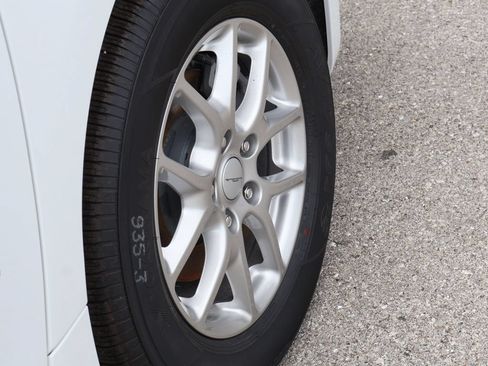 New 2027 Chrysler Pacifica LX FWD image 39