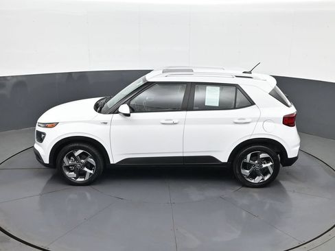 Certified 2024 Hyundai Venue SEL FWD image 20