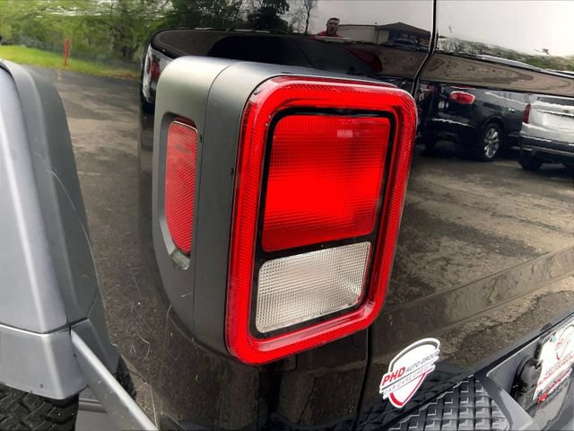 Used 2020 Jeep Gladiator Mojave w/ Trailer Tow Package AWD/4WD image 13