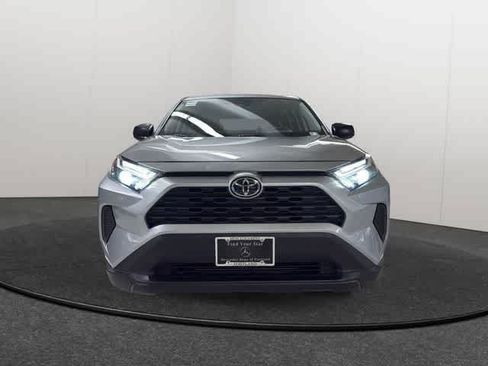 Used 2024 Toyota RAV4 LE AWD/4WD image 2