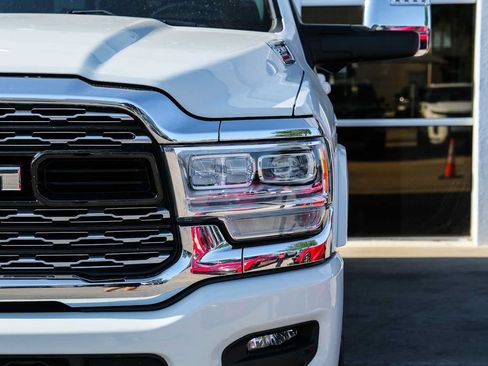 Used 2023 RAM 2500 Limited w/ Towing Technology Group AWD/4WD image 4