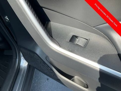 Used 2025 Toyota RAV4 XLE FWD image 32