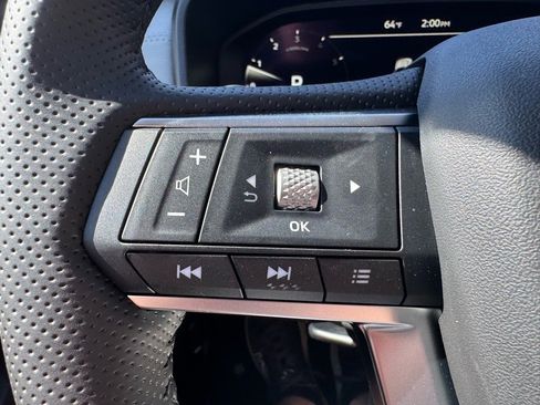 New 2025 Mitsubishi Outlander SE image 27