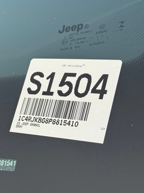Used 2023 Jeep Grand Cherokee L Limited AWD/4WD image 32