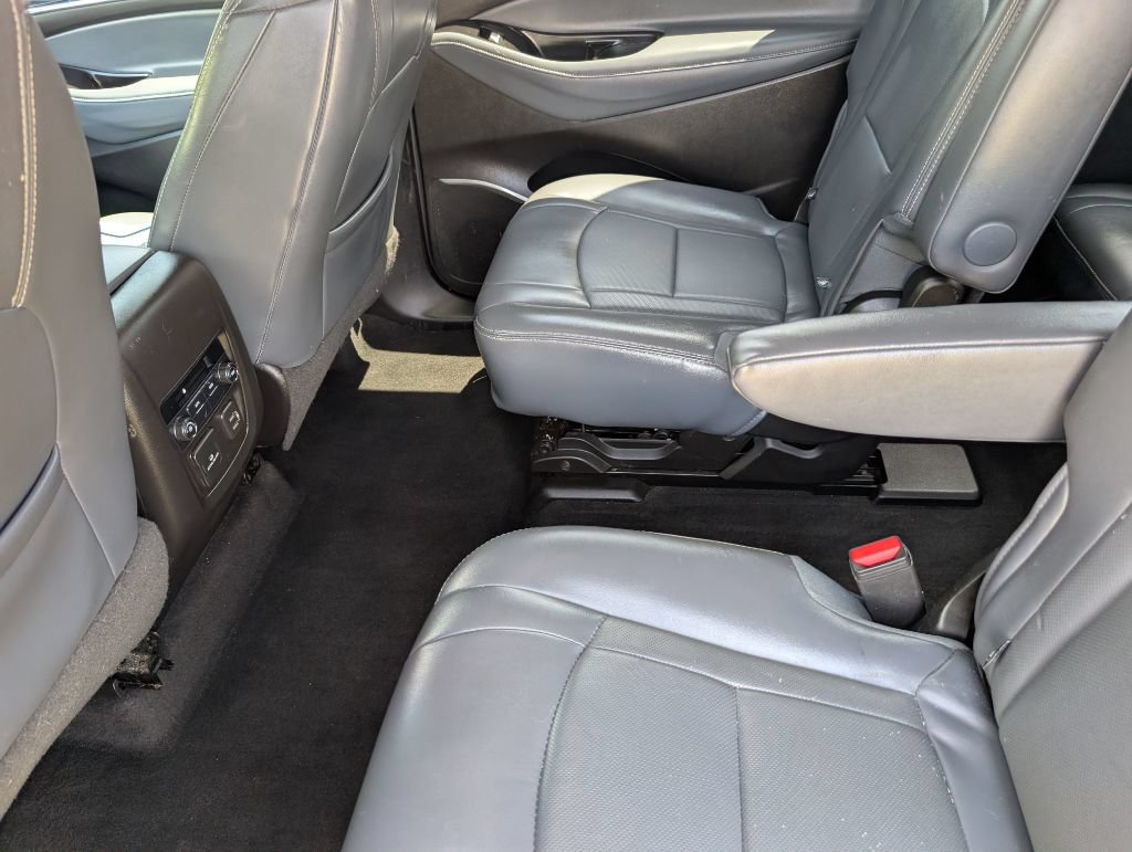 Used 2018 Buick Enclave Essence FWD image 9