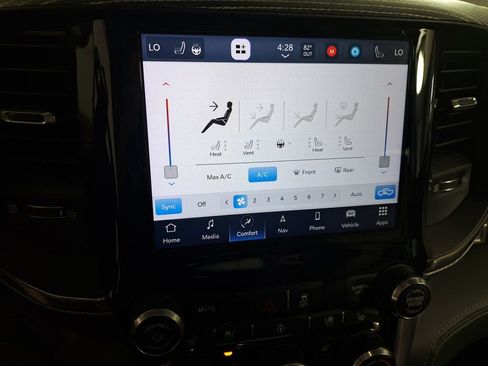 Used 2023 RAM 2500 Limited w/ Towing Technology Group image 25