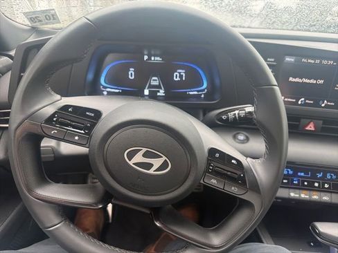 Used 2025 Hyundai Elantra Sport FWD image 23