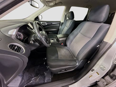 Used 2019 Nissan Pathfinder SV image 22