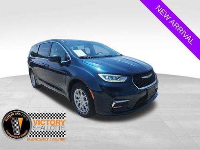 Certified 2023 Chrysler Pacifica Touring-L