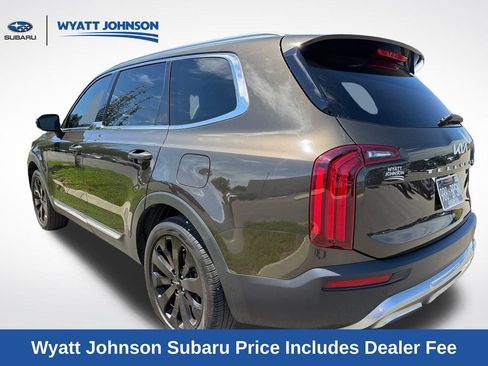 Used 2022 Kia Telluride EX w/ EX Premium Package FWD image 3