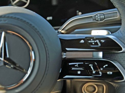 Used 2025 Mercedes-Benz GLS 450 4MATIC image 17