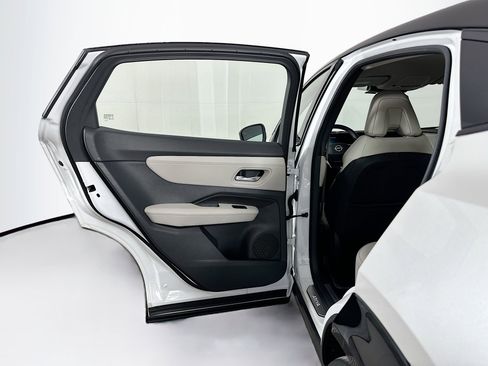 Used 2023 Nissan Ariya AWD image 26