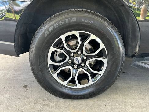 Used 2024 Ford Expedition XLT AWD/4WD image 20