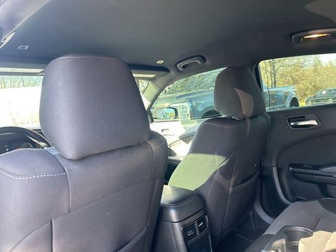 Used 2022 Dodge Charger SXT w/ Blacktop Package image 28