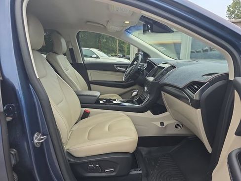 Used 2018 Ford Edge Titanium w/ Ford Safe & Smart Package FWD image 26