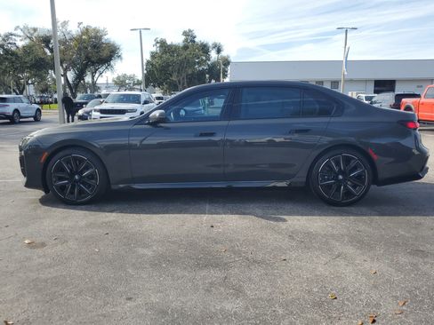 Used 2023 BMW 760i xDrive image 6