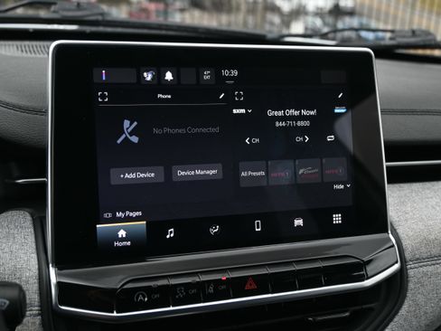 Used 2023 Jeep Compass Latitude image 31