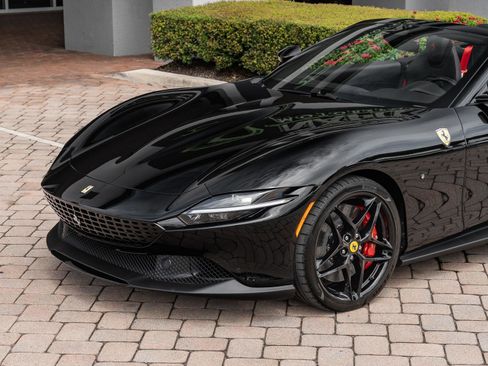 Used 2025 Ferrari Roma Spider image 7