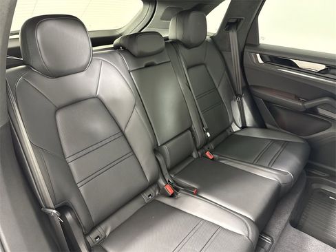 New 2026 Porsche Cayenne GTS image 23