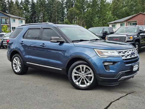 Used 2019 Ford Explorer XLT w/ Equipment Group 202A AWD/4WD image 1
