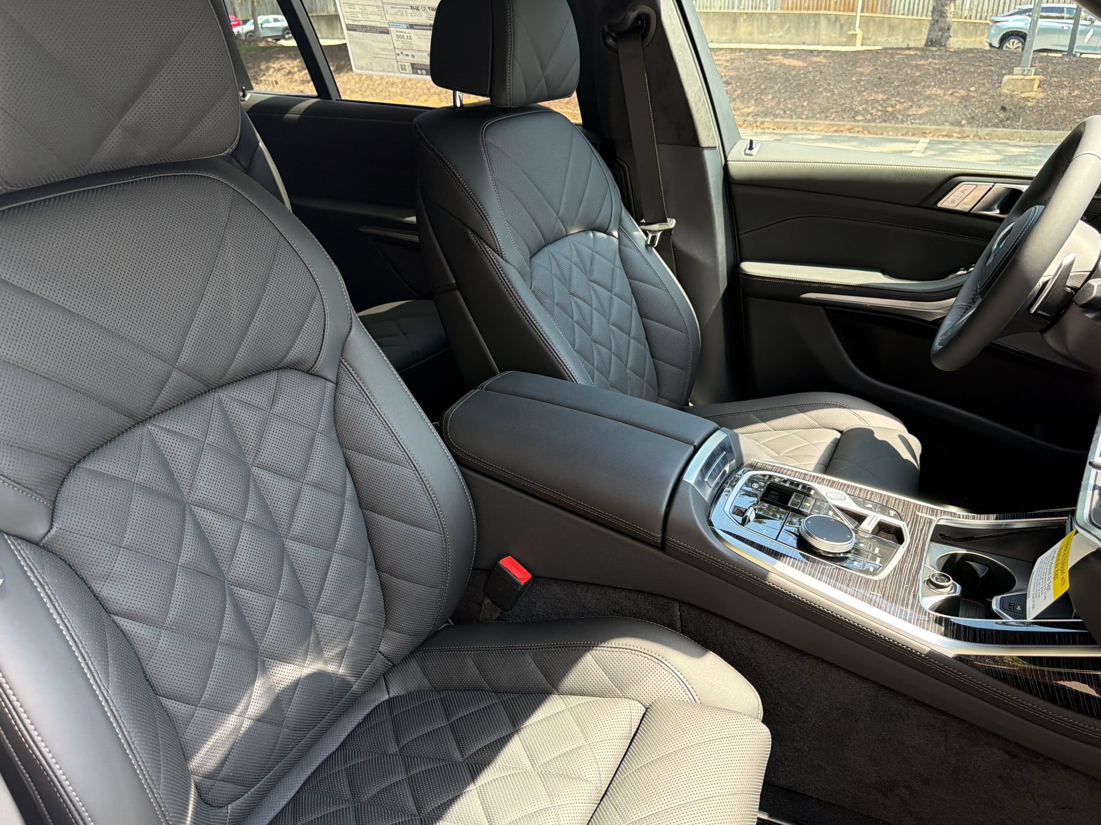 Used 2027 BMW X7 xDrive40i w/ M Sport Package AWD/4WD image 26