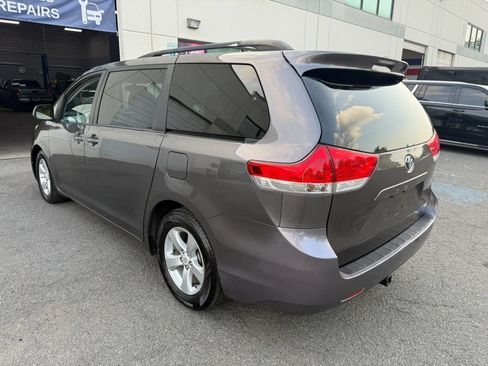 Used 2012 Toyota Sienna LE FWD image 14