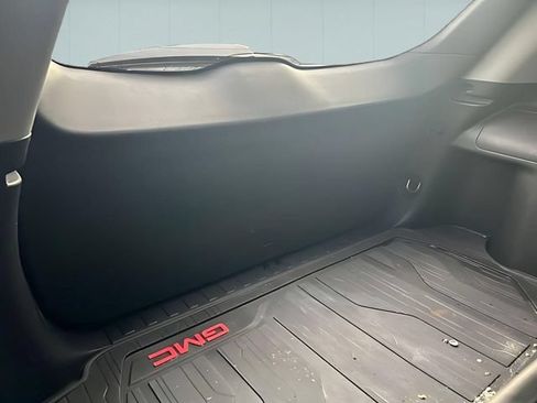 Used 2020 GMC Terrain SLE w/ Driver Convenience Package AWD/4WD image 9
