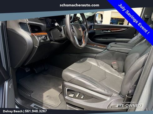 Used 2018 Cadillac Escalade ESV Luxury RWD image 11
