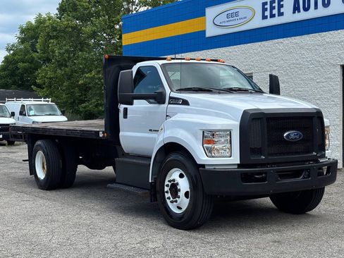 Used 2017 Ford F650 2WD Regular Cab Super Duty image 2