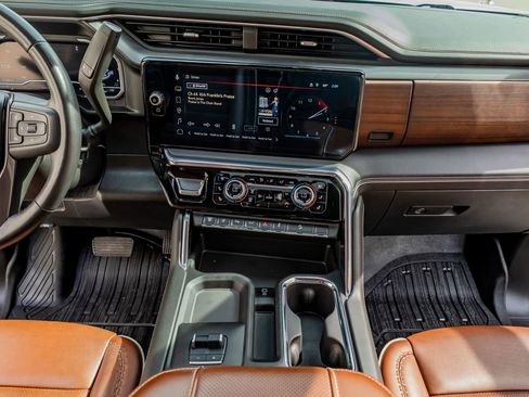 Used 2024 GMC Sierra 2500 Denali Ultimate image 23