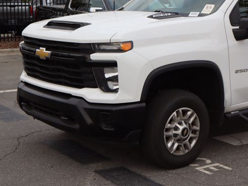 Used 2025 Chevrolet Silverado 2500 W/T w/ WT Convenience Package AWD/4WD image 17