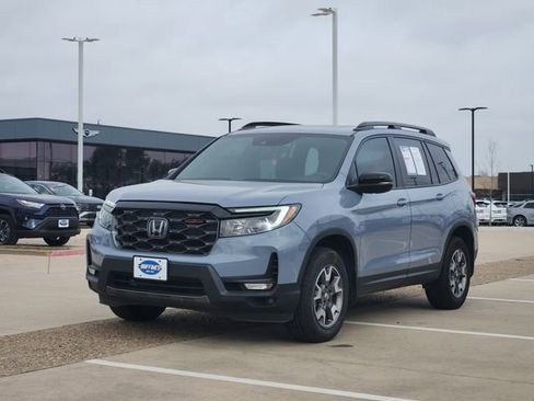 Used 2022 Honda Passport TrailSport image 2