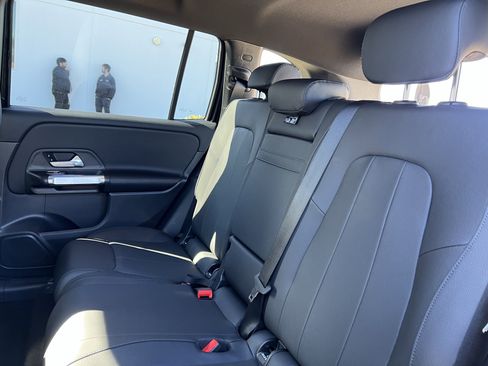 Certified 2025 Mercedes-Benz GLB 250 4MATIC image 33