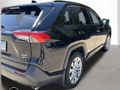 Used 2019 Toyota RAV4 XLE Premium w/ Cold Weather Package AWD/4WD image 4
