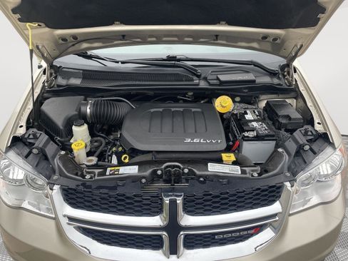 Used 2015 Dodge Grand Caravan American Value Package FWD image 9