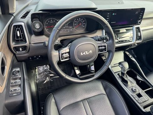 Used 2022 Kia Sorento EX w/ Panoramic Sunroof Package image 22