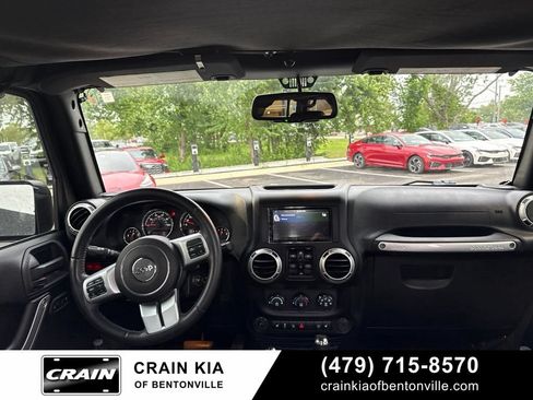 Used 2015 Jeep Wrangler Unlimited Rubicon AWD/4WD image 20