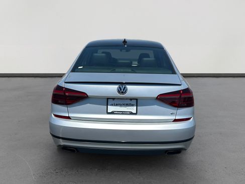 Used 2018 Volkswagen Passat GT FWD image 4