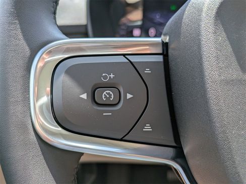 New 2026 Volvo XC40 B5 Plus w/ Climate Package image 25