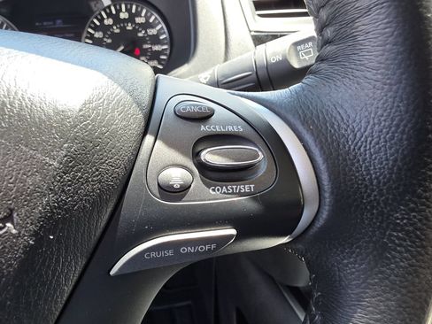 Used 2020 Nissan Pathfinder SV AWD/4WD image 30