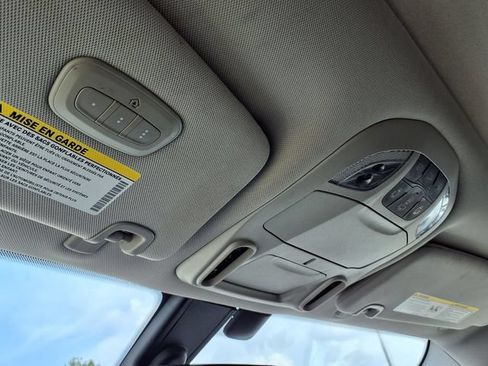 Used 2019 Chrysler Pacifica Limited FWD image 20