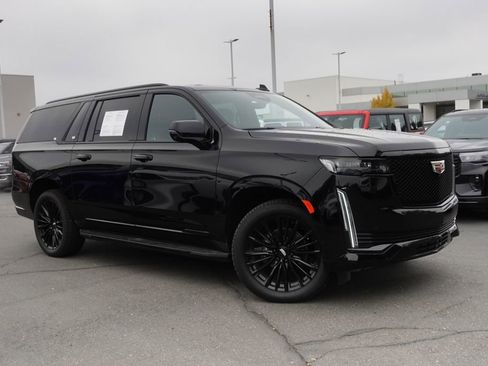 Used 2023 Cadillac Escalade ESV Sport image 6