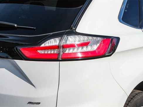 Used 2024 Ford Edge SEL image 11