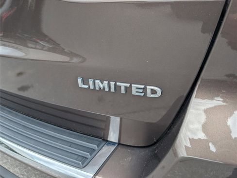 Used 2018 Jeep Grand Cherokee Limited AWD/4WD image 7